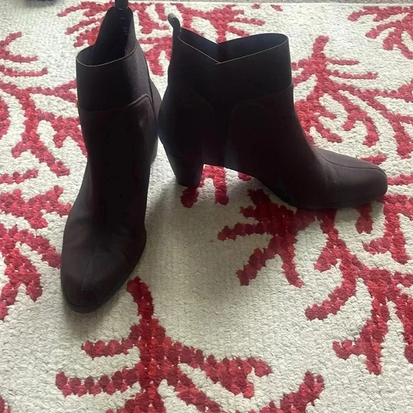 Stuart Weitzman Winter Ankle Booties - Picture 1 of 6